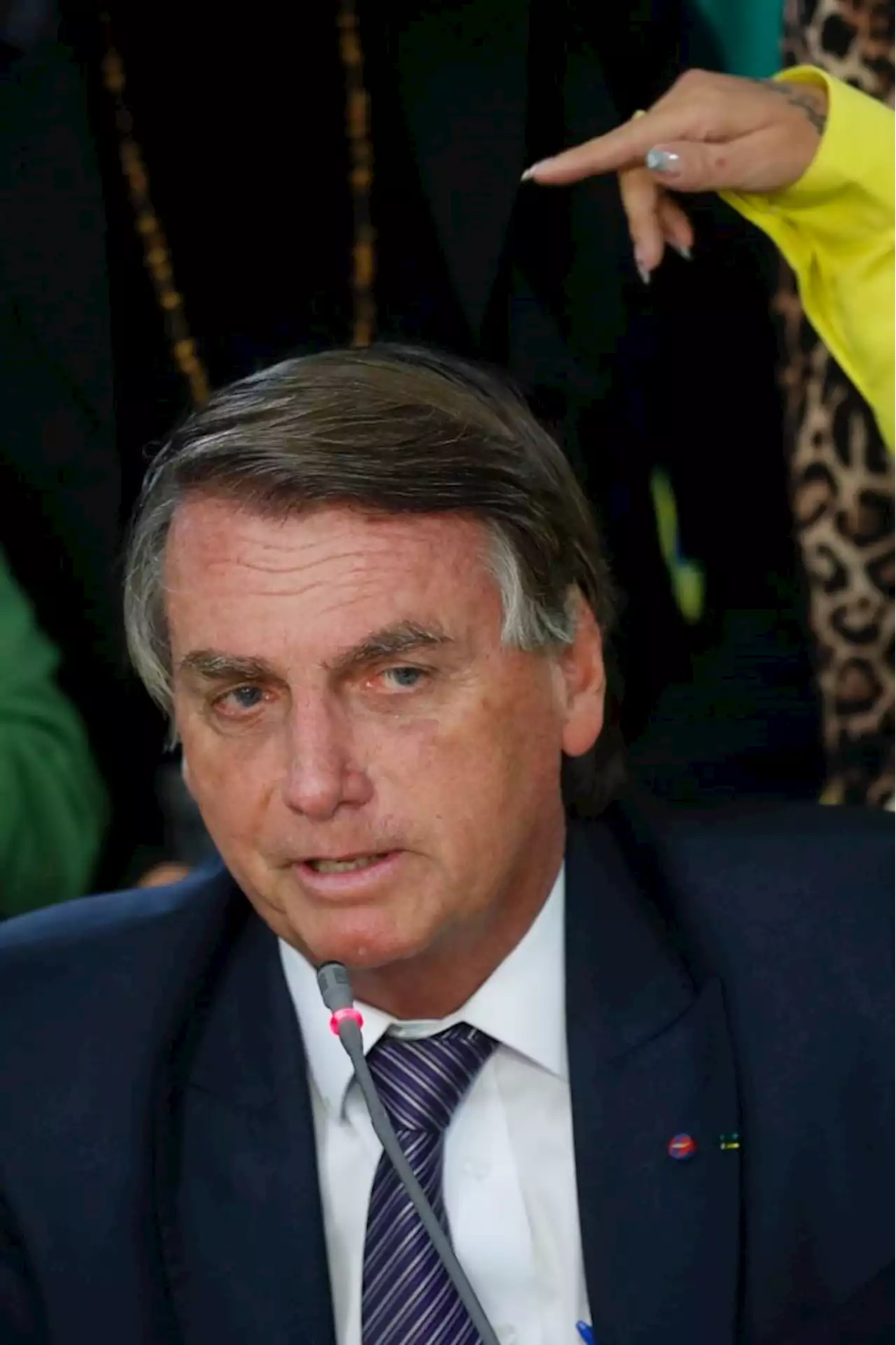 Bolsonaro indica que pode vetar compensação a estados na lei do teto