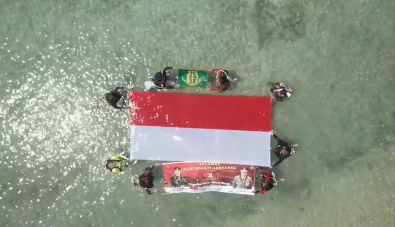 Cabjari Natuna Kibarkan Bendera Merah Putih Dan Panji Adhiyaksa Di