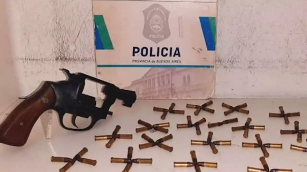 Su Padre Escondi El Arma Con La Que Amenaz A Su Madre Pero Su Hijo