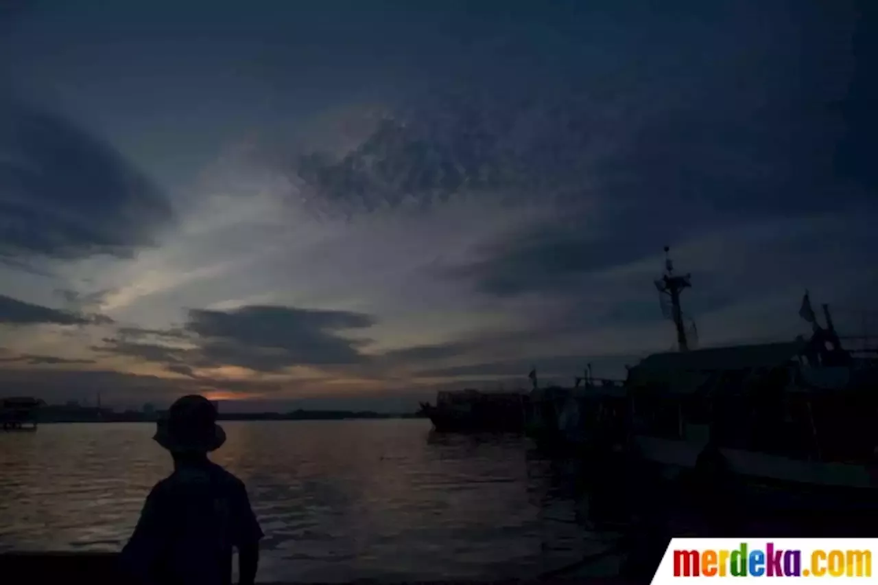 Foto Menikmati Senja Pesisir Utara Jakarta Yang Hidden Gem Merdeka