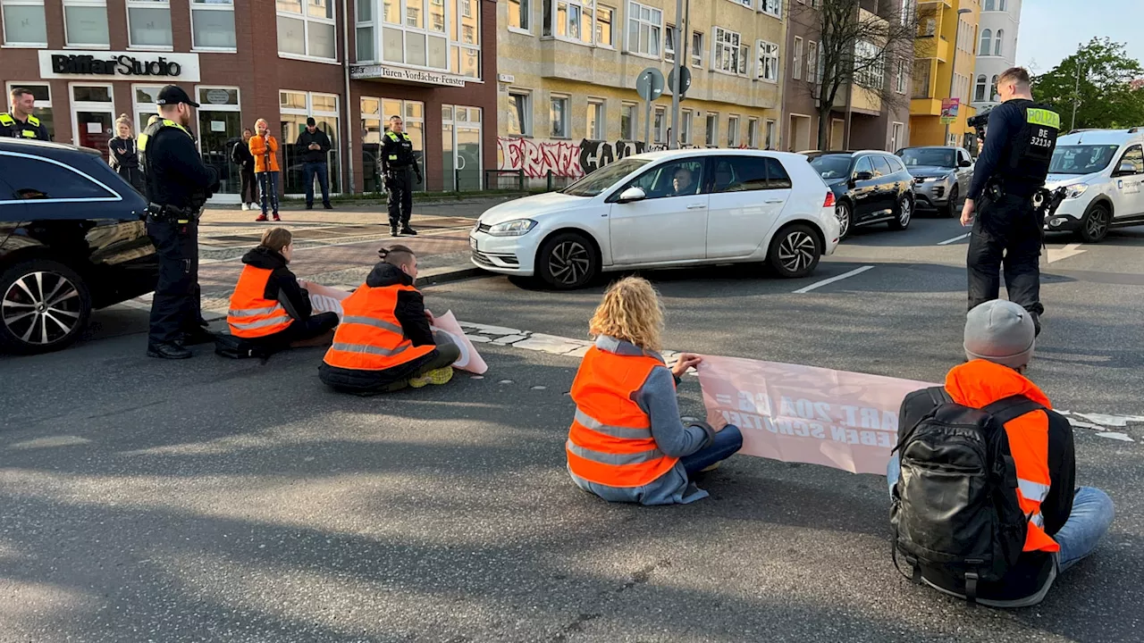 Akademikerin Kam Zum Klima Kleben Aus Wien Nach Berlin Deutschland