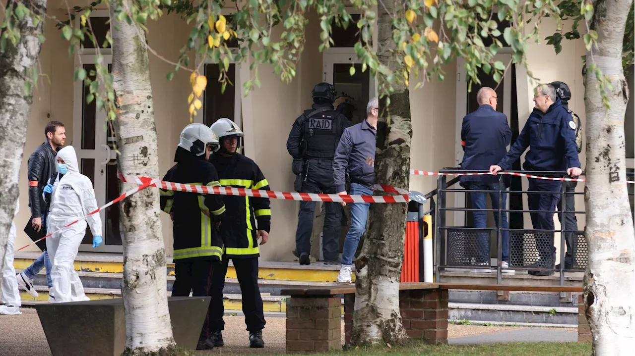 Attaque au couteau dans un lycée à Arras un enseignant tué et deux