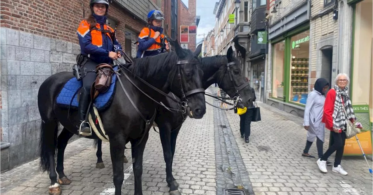 Les patrouilles de police à cheval sont de retour dans les rues du