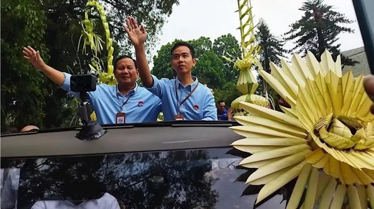 Prabowo Gibran Ke Kpu Naik Maung Berhias Janur Kuning