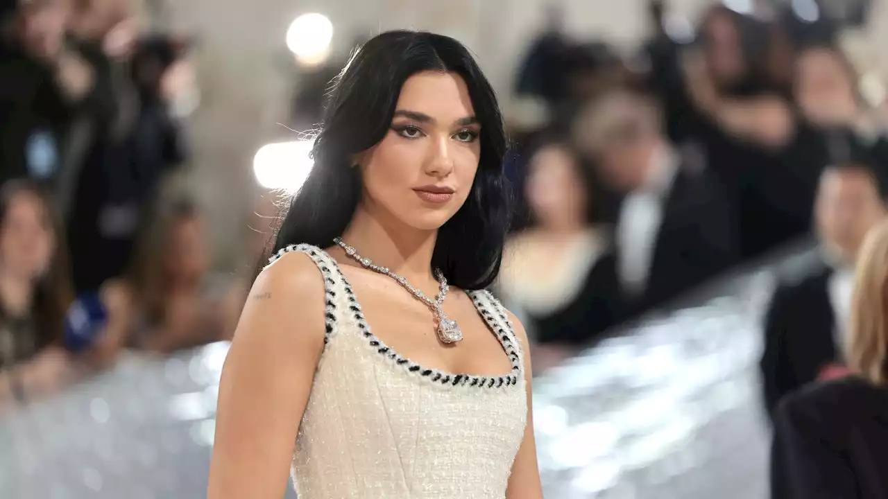 Dua Lipa uno dei diamanti più grandi e preziosi al mondo al Met Gala