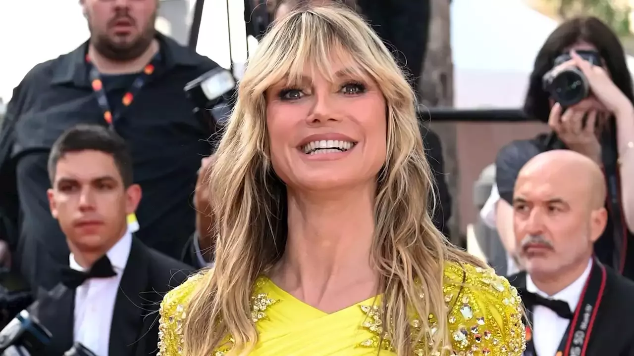 Heidi Klum D Voile Sa Chute De Reins Dans Une Scandaleuse Robe Cut Out