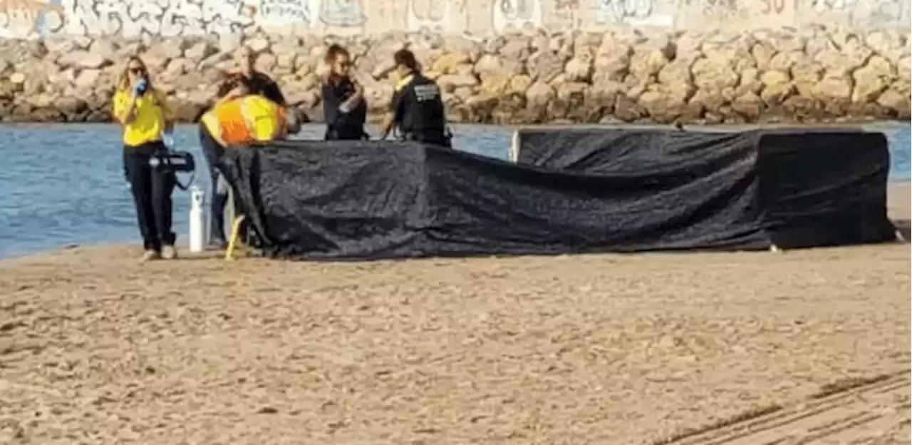 Corpo De Crian A Sem Cabe A Encontrado Em Praia Espanhola