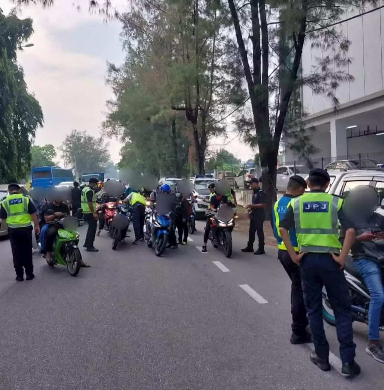 25 Motosikal Disita 471 Saman Dikeluarkan JPJ Dalam Operasi Khas