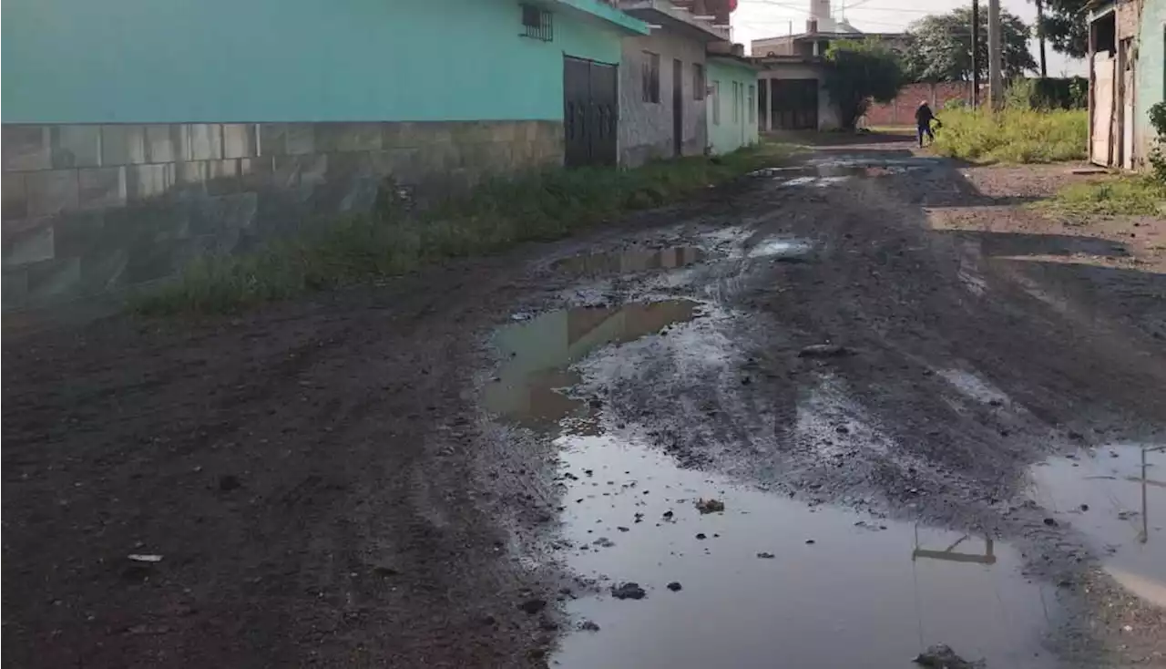 Por 20 años sufren por falta de luz pavimentación y drenaje en la