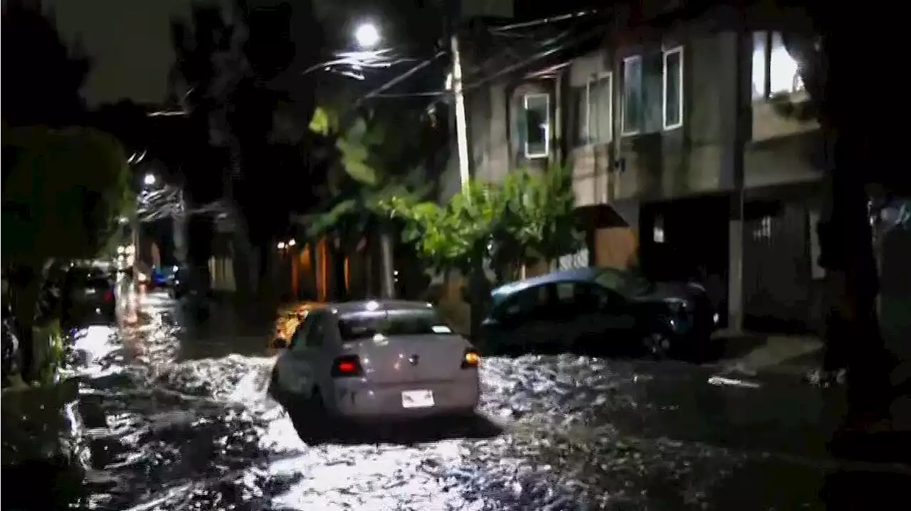 CDMX Fuertes Lluvias Provocan Inundaciones en Calles de la Alcaldía