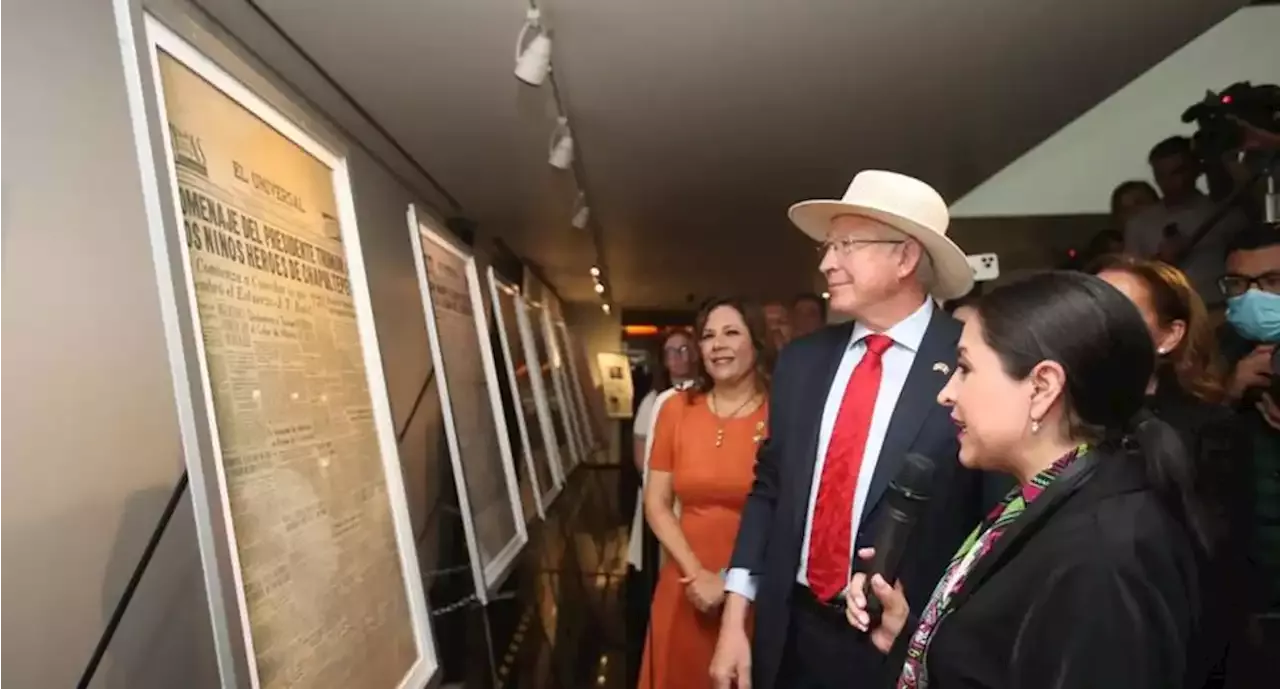 Senado Inaugura Junto A Ken Salazar La Exposici N Portadas Hist Ricas