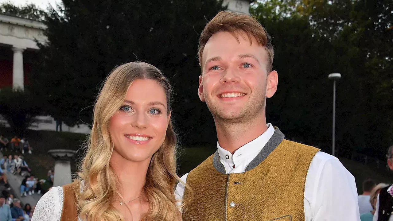 S Der Tochter Selina Und Ihr Freund Raphael Netz Sprechen Ganz Privat