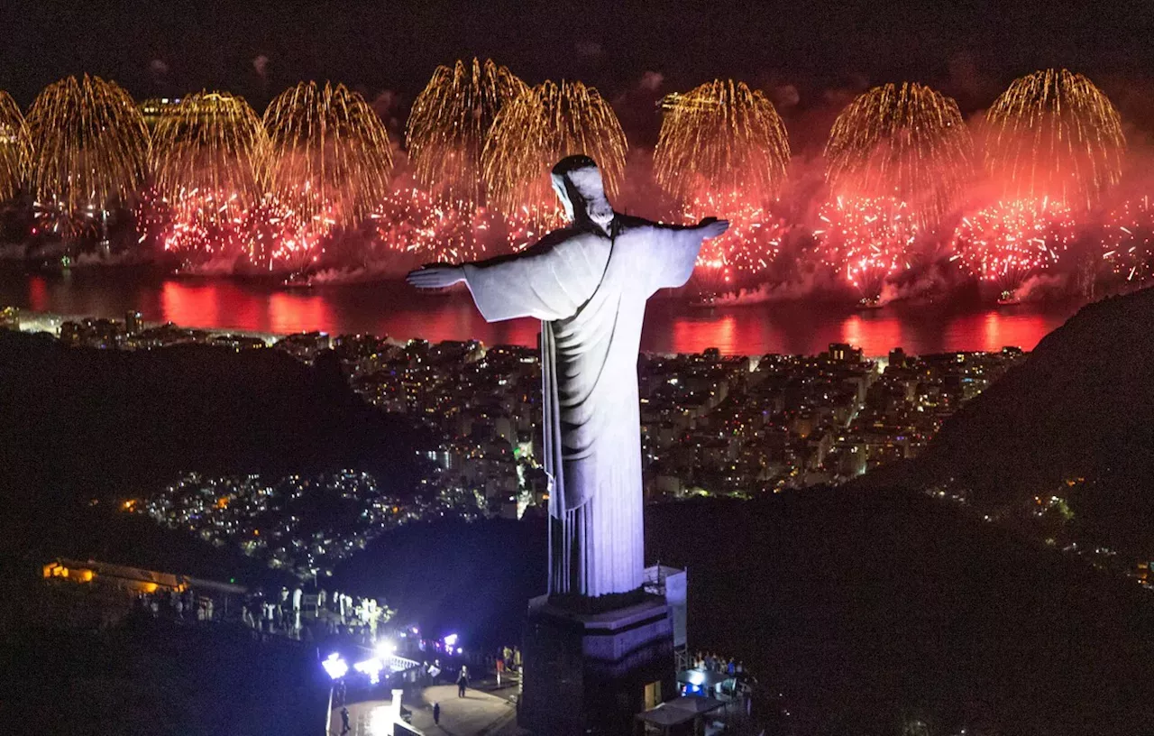 Reveillon No Rio Deve Movimentar R Bilh Es E Receber