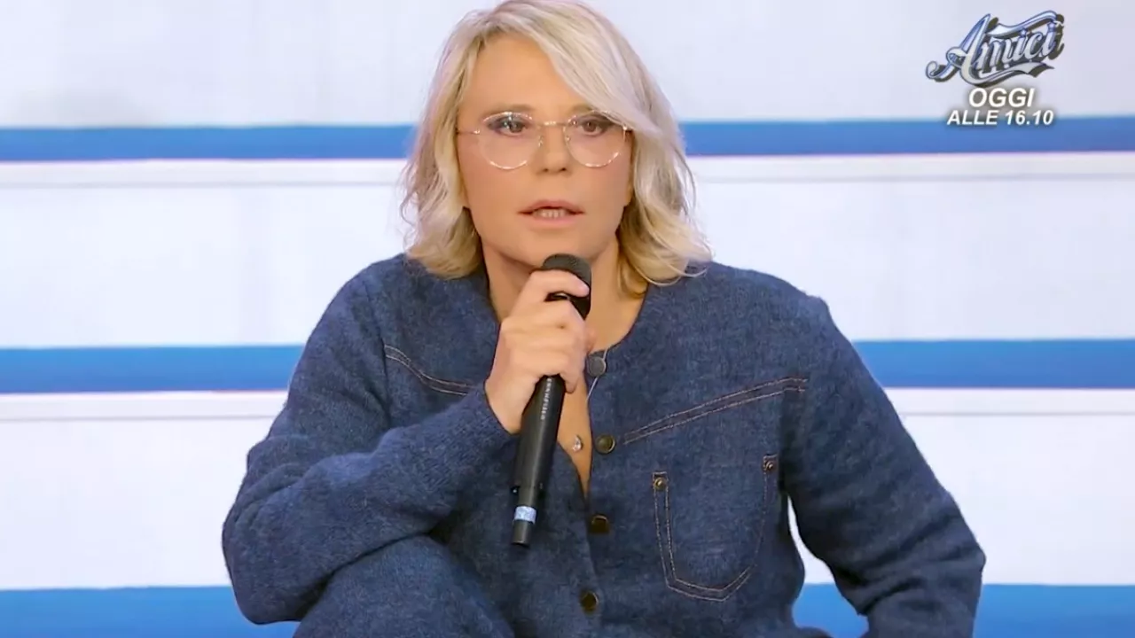 Uomini E Donne Maria De Filippi Sceglie La Nuova Tronista Dal Trono