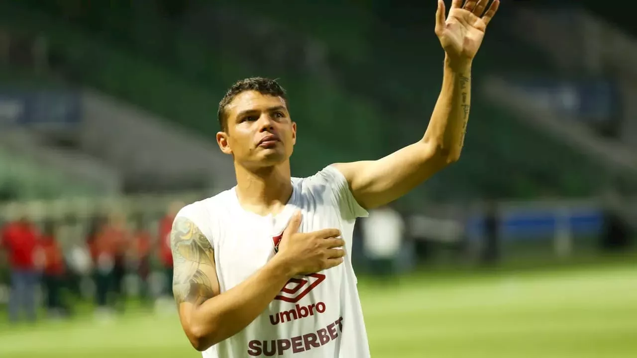 Thiago Silva Cumpre Promessa Ap S Fluminense Evitar Rebaixamento