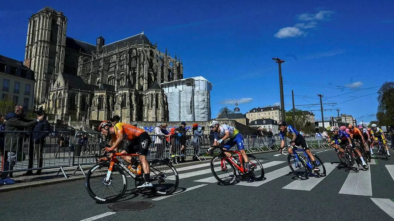 CARTE Région Pays de la Loire Tour parcours horaires où applaudir