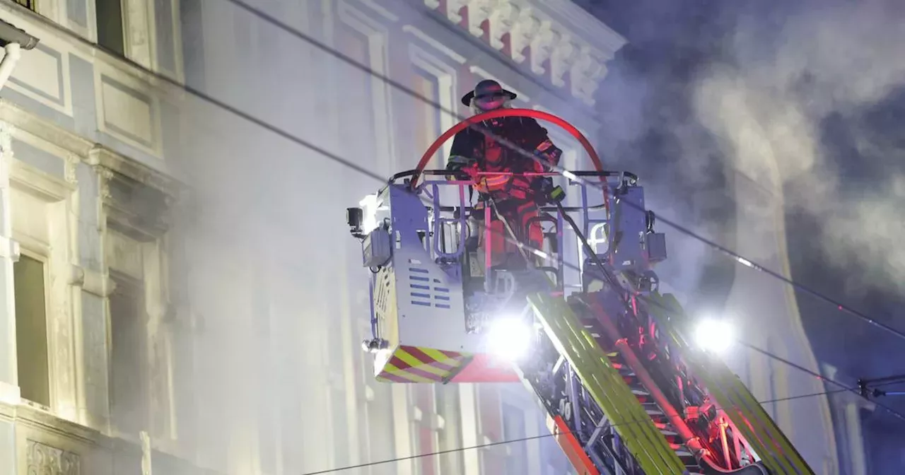 Solingen Drei Tote Bei Brand In Wohnhaus An Gr Newalder Stra E