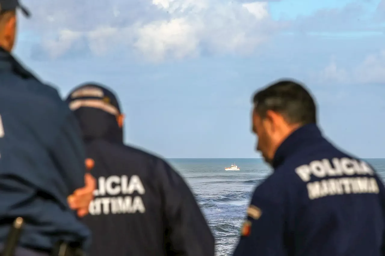 Golpe de mar fez um naufrágio em Tróia uma criança e um adulto