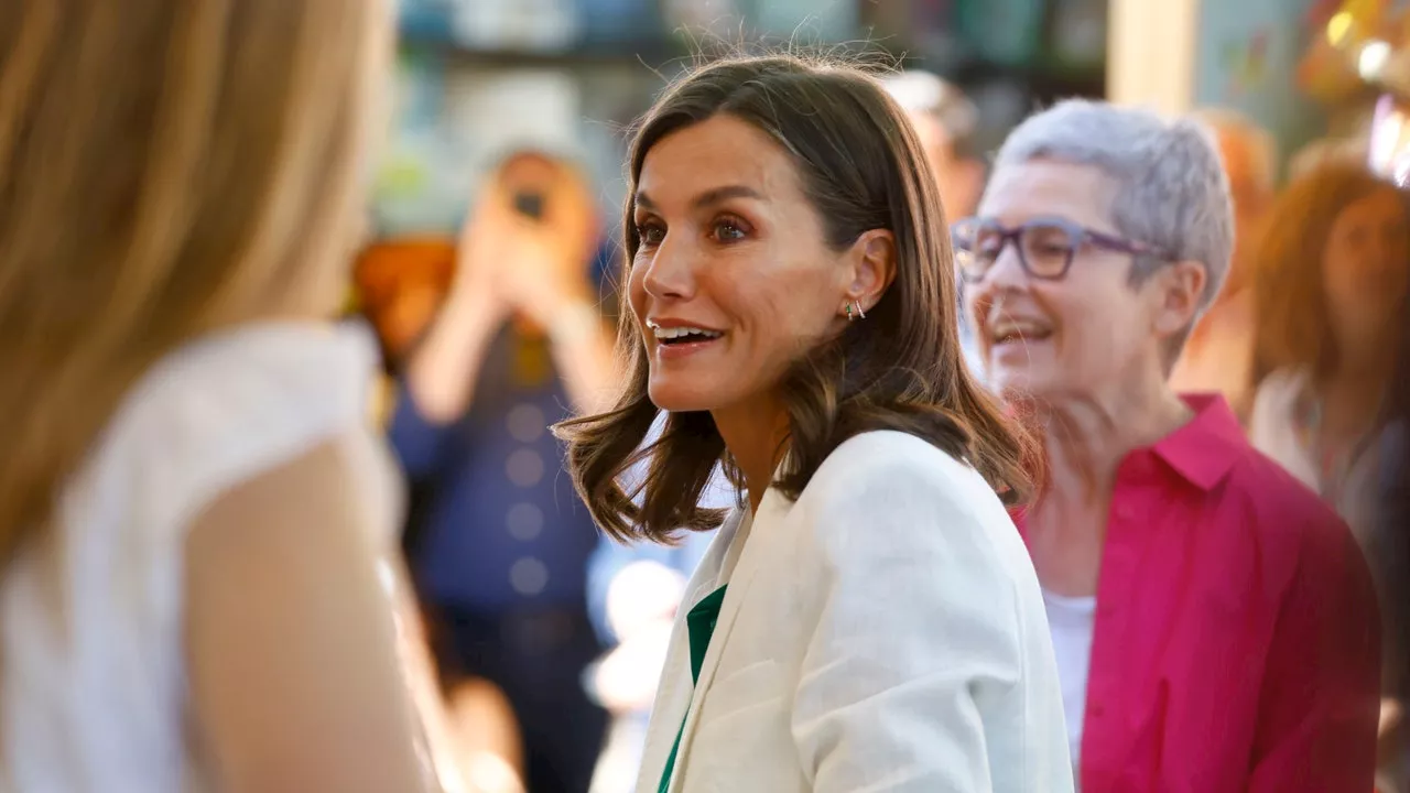 Libros Entre Aplausos Y En Zapatillas La Reina Letizia Inaugura La