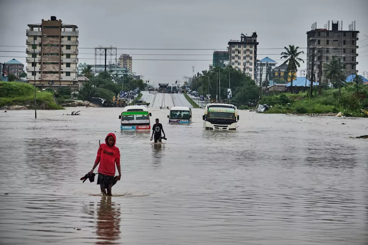 Las sequías históricas dan paso a grandes inundaciones y causan 400