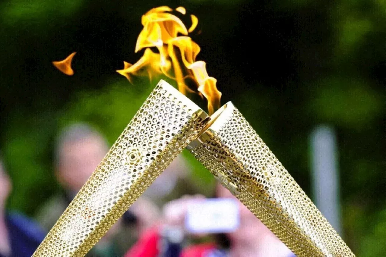 Jo De Paris La Flamme Olympique Arrive En France Voici Son