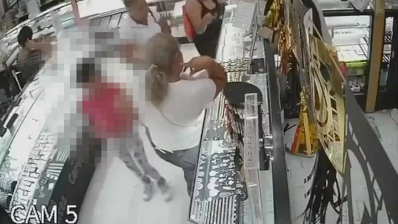 Mujeres Robando C Maras De Seguridad Captan A Mujeres Robando Joyas En