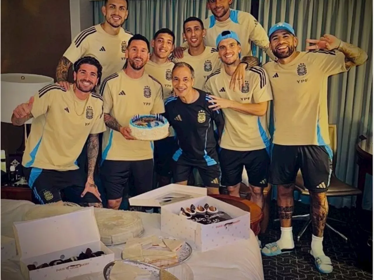 Festejo La intimidad del festejo de Messi y la increíble torta que le