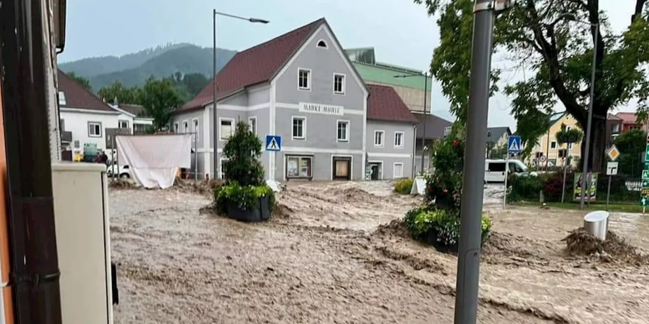 Wetter Im Ticker Alarmstufe Rot Schwere Gewitter Und Starkregen In