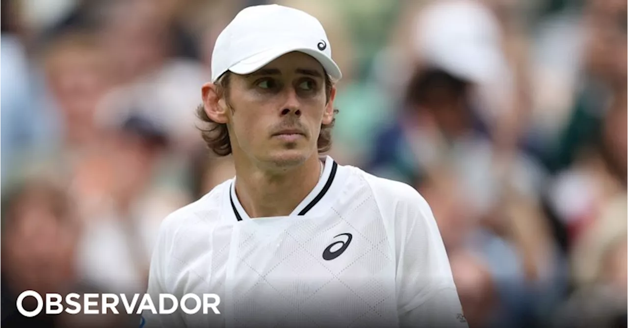 De Minaur desiste devido a lesão e coloca Djokovic nas meias finais de