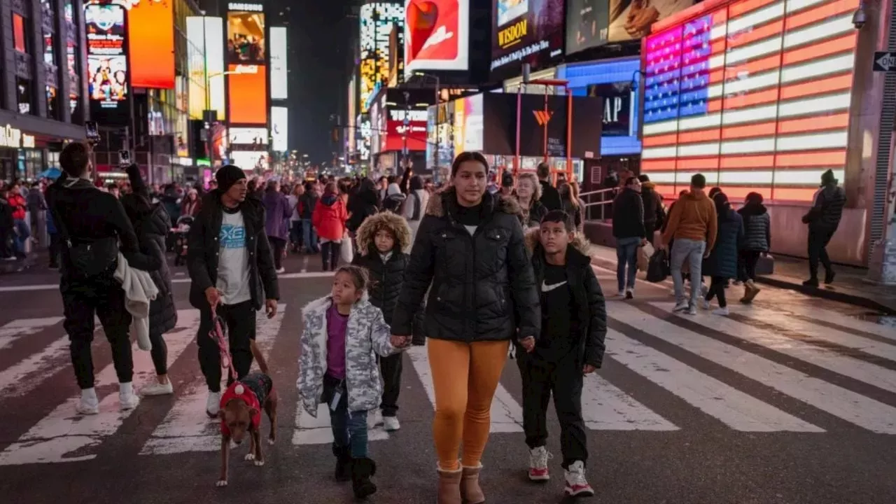 Migraci N Familia Venezolana Y Su Perrita Recorren Mil Kil Metros Y