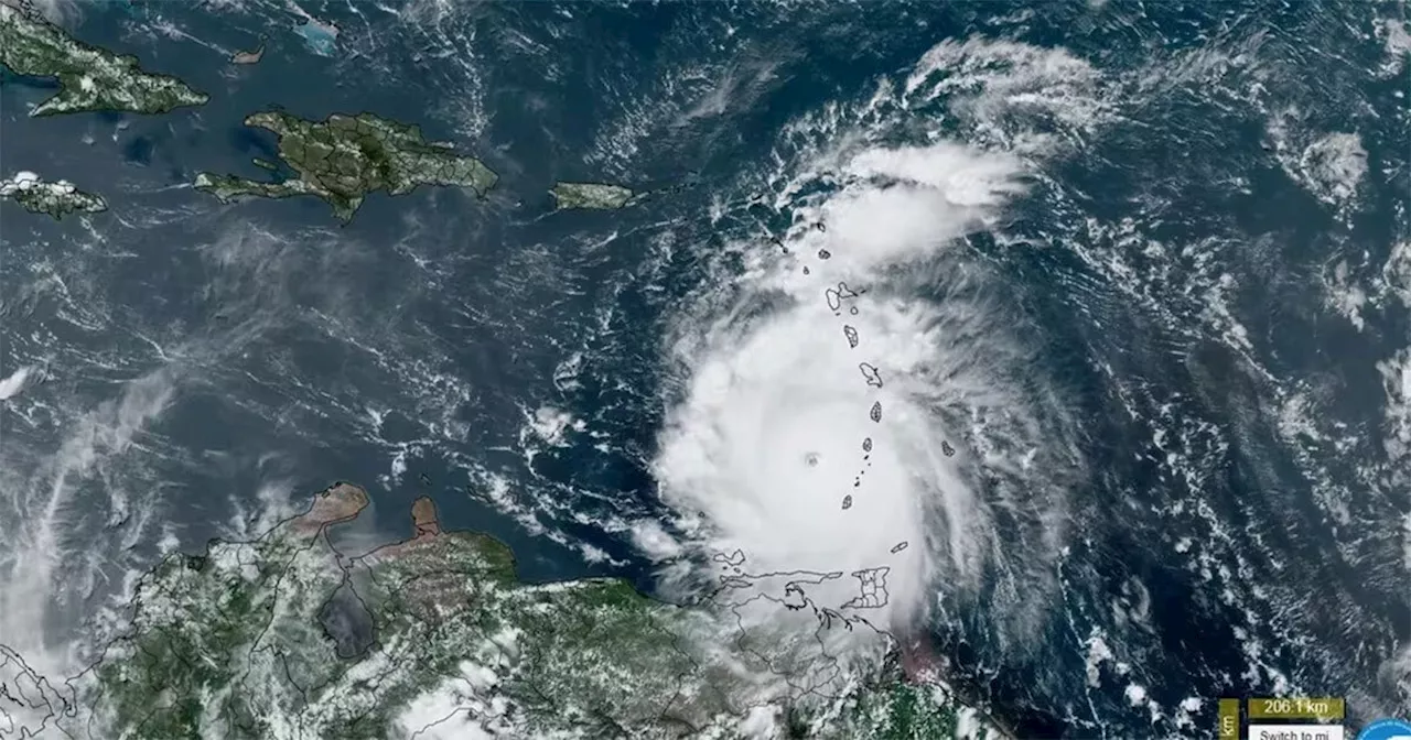 México Huracán Beryl se intensifica a categoría 5 y amenaza con