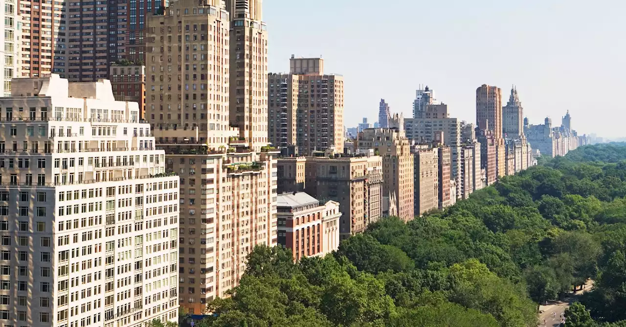 Manhattan real estate sales fall for sixth straight quarter—longest losing streak in 30 years