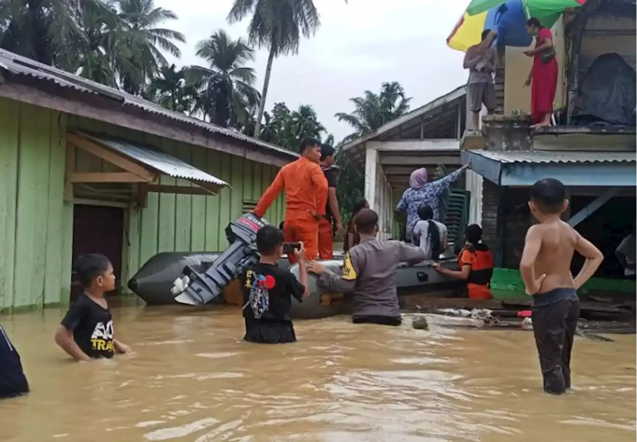 Banjir Rendam Sejumlah Kecamatan di Aceh Timur : Okezone News