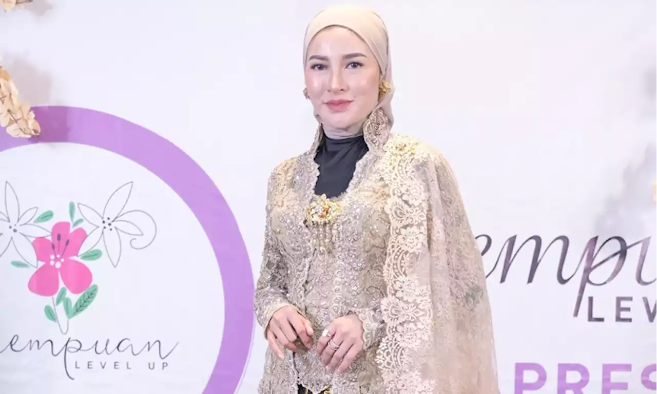 Di Momen Hari Kartini, Shandy Purnamasari Berikan 10 Perempuan Mandiri Penghargaan : Okezone Celebrity