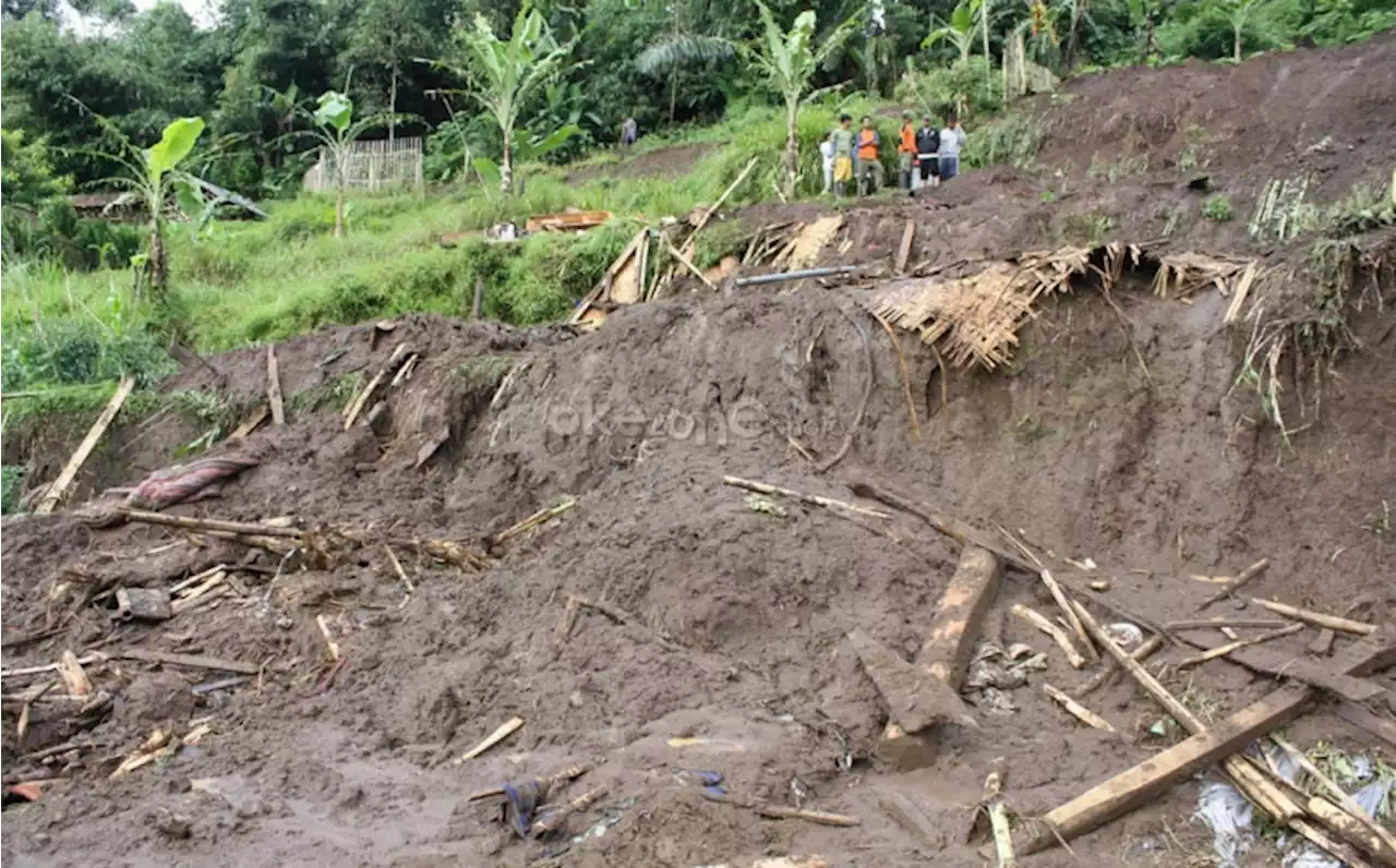 Diguyur Hujan Lebat, Jalan Kerinci-Padang di KM 21 Putus karena Longsor : Okezone News