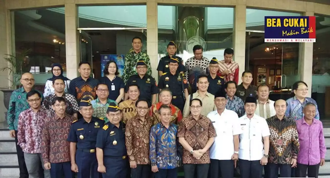 Kanwil Bea Cukai Jateng dan DIY Bahas Permasalahan Pertembakauan dengan DPR : Okezone News