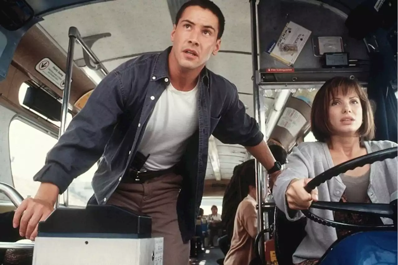 Keanu Reeves & Sandra Bullock Akui Saling Suka saat Main di Speed : Okezone Celebrity