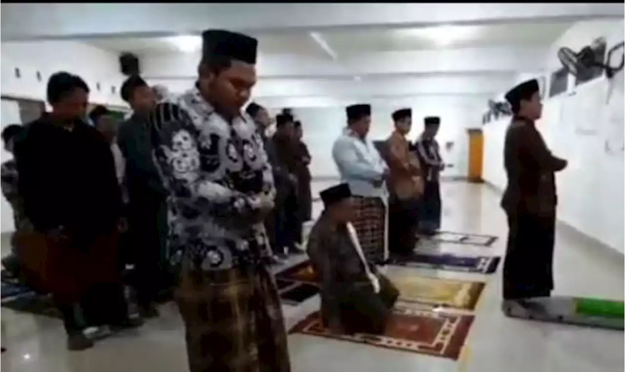 MUI Sesalkan Sholat Tarawih Super Cepat di Indramayu : Okezone Nasional