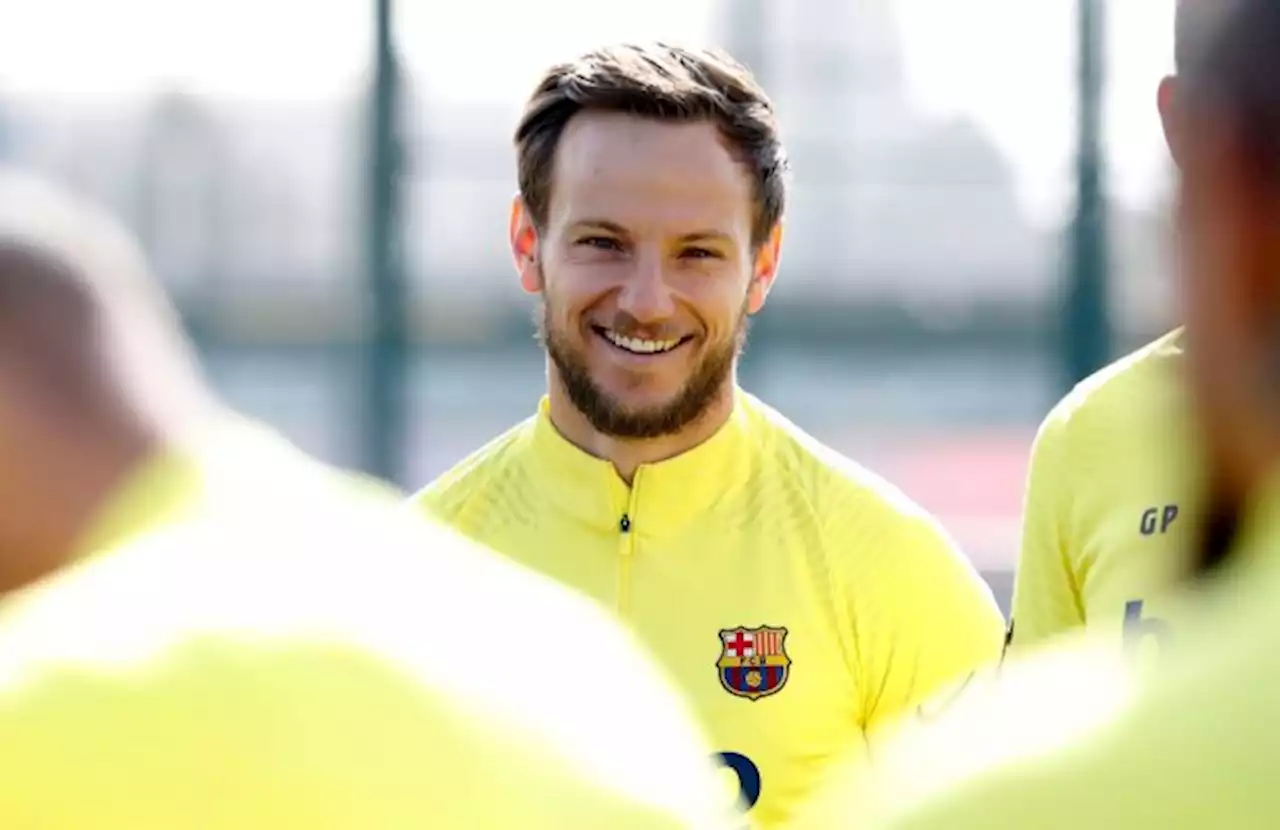 Napoli Siap Saingi Juventus untuk Dapatkan Rakitic dari Barcelona : Okezone Bola