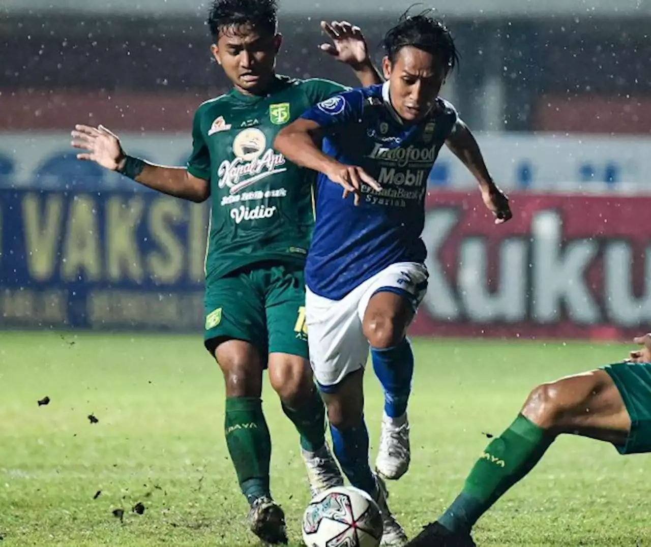 Penyebab Persib Bandung Dilumat Persebaya Surabaya 3-0 : Okezone Bola