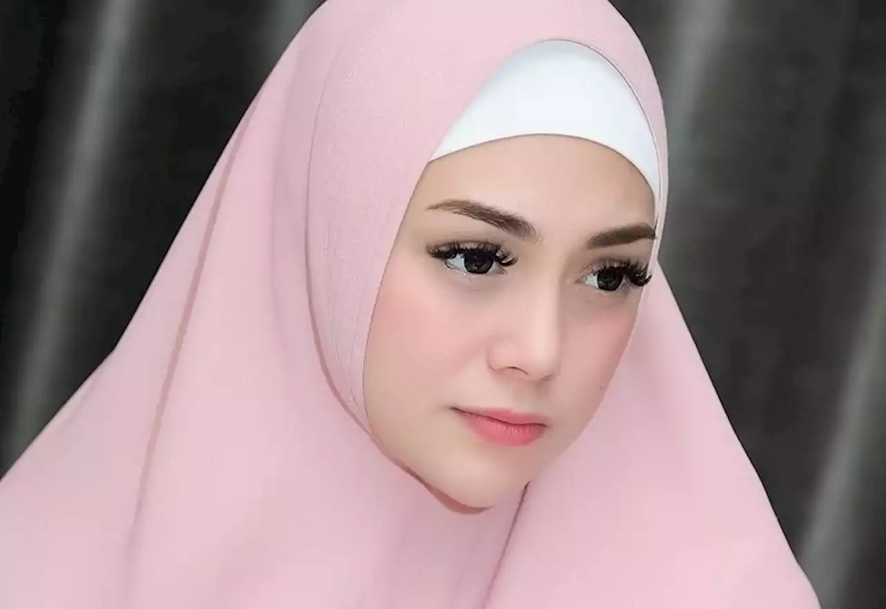 Stefan William Dukung Celine Evangelista Berhijab : Okezone Celebrity