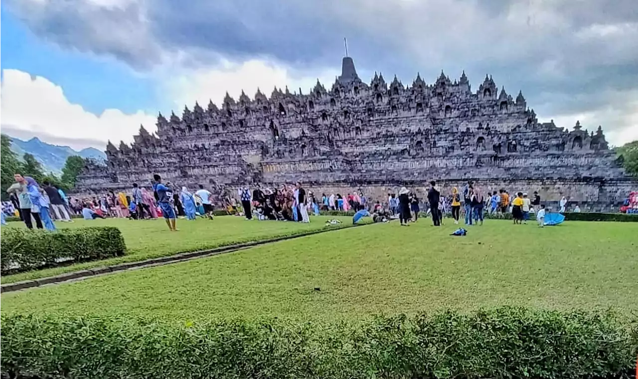 Tiket Candi Borobudur Rp750.000 Dibatalkan, Luhut: Biaya Masuk Rp50 Ribu Masih Ya! : Okezone Economy