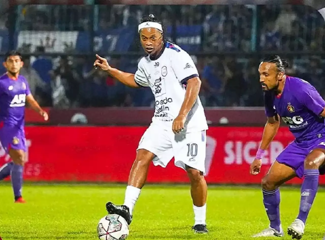 Trofeo Ronaldinho: Ronaldinho Hanya Main 30 Menit, Ini Penyebabnya : Okezone Bola