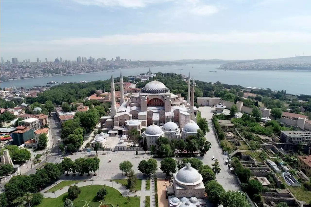 Turki Undang Para Pemimpin Negara Lain Sholat Jumat di Hagia Sophia : Okezone Muslim