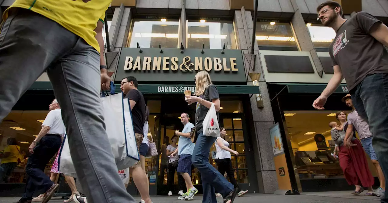 Barnes & Noble shares tank 11% on disappointing holiday sales