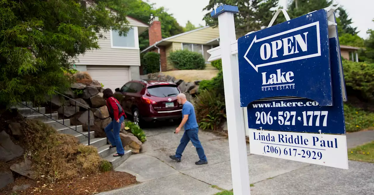 Weekly mortgage applications surge nearly 9% on lower rates