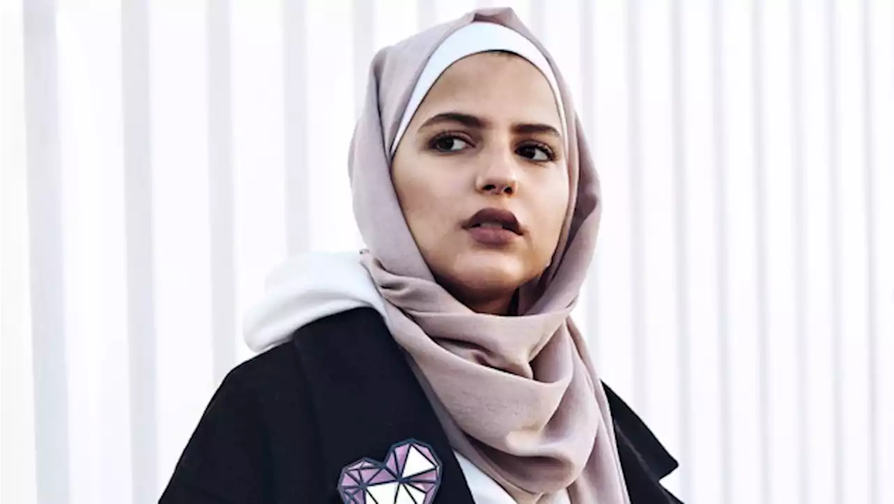 Seven Headscarf Colors That Every Hijabi Woman Must Own