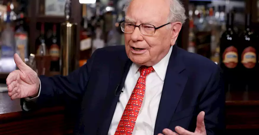 Warren Buffett on managing people: Find the '.400 hitters' and don't tell them how to swing