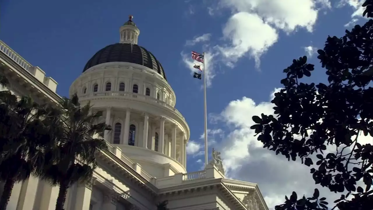 New California laws on mental health, traffic and wages taking effect on Jan. 1