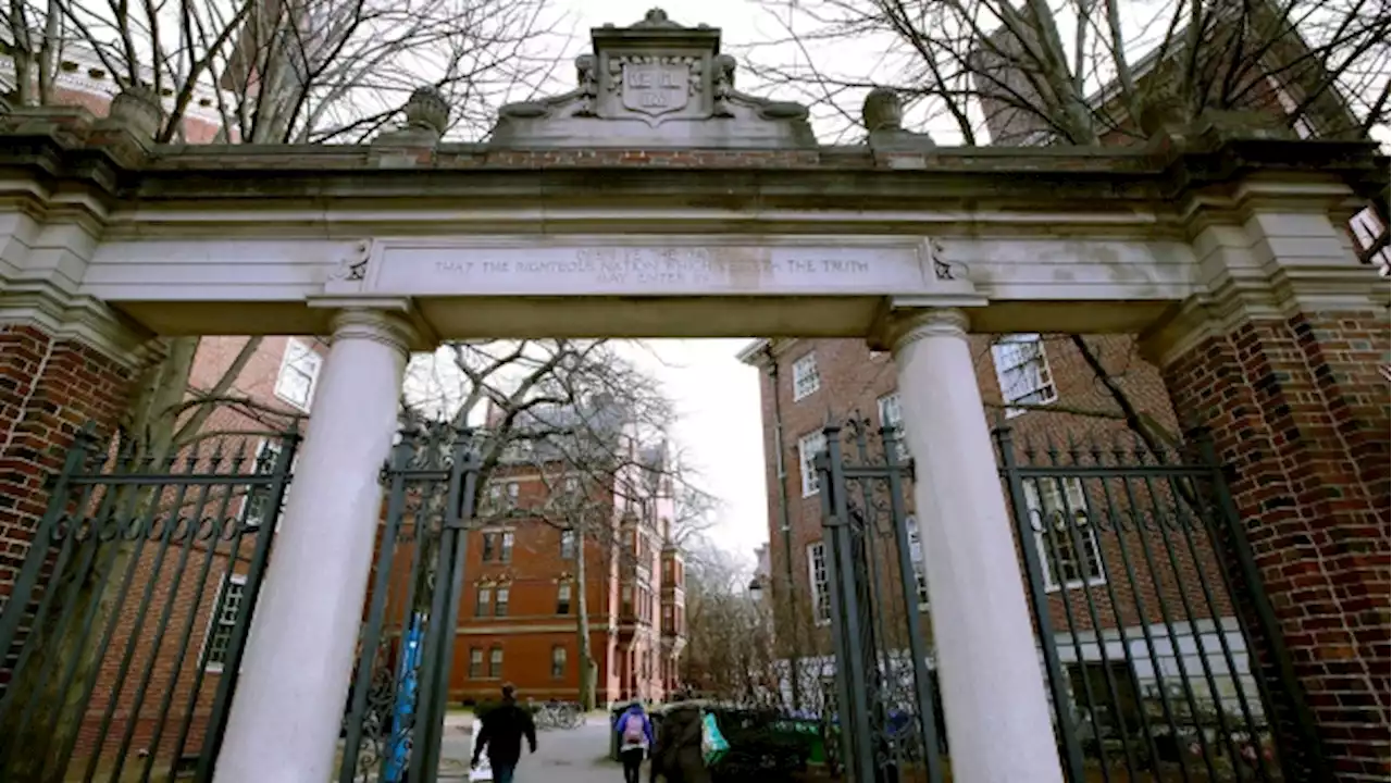 Taking a step back: U.S. colleges returning to online classes